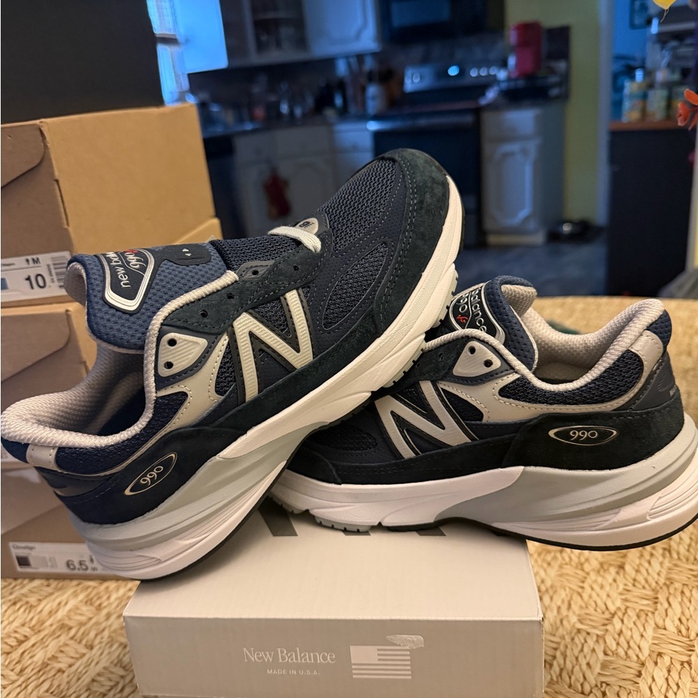 New Balance 990 Dark Blue and Gray Sneakers sz 6.5 w $200 retail price!!!!